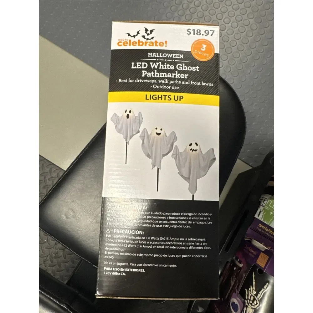Outdoor Decorations White Ghost Garden Stakes with Light Up Design‎ Lights